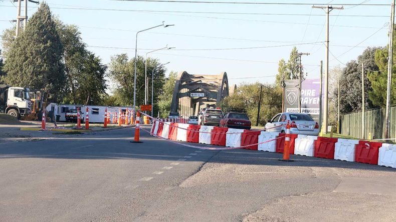 La salida de Neuquén a Cipolletti en plena obra. | LM Neuquen La salida de Neuquén a Cipolletti en plena obra.