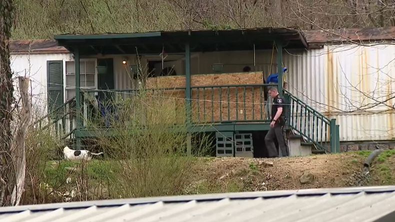 El crimen ocurrió en una casa ubicada en una zona rural situada en las afueras de Delbarton, en Estados Unidos. | LM Neuquen El crimen ocurrió en una casa ubicada en una zona rural situada en las afueras de Delbarton, en Estados Unidos.