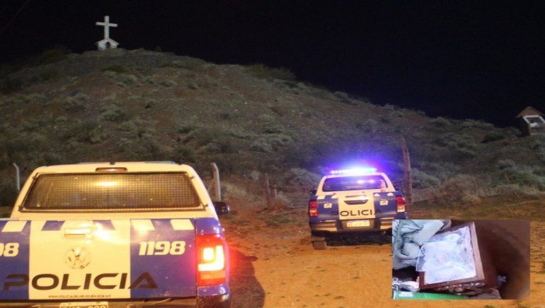 Centenario: encuentran un pequeño ataúd en la basura