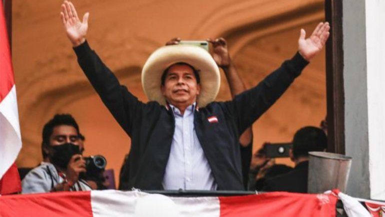 Pedro Castillo se proclama ganador en Perú