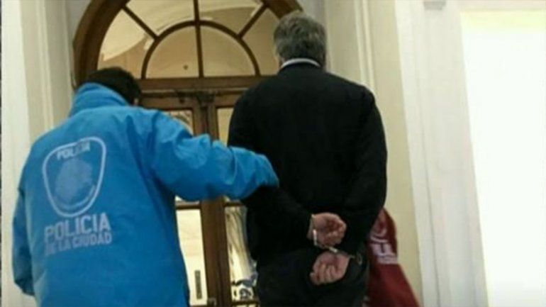 Horror: detuvieron a un pediatra del Garrahan por producir y distribuir pornografía infantil