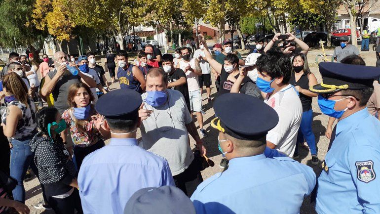 Detuvieron a la pareja denunciada por abusar de tres hermanos en Canal V