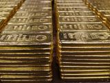 El oro al contado sigue subiendo casi un 15% en lo que va de año. REUTERS/Arnd Wiegmann
