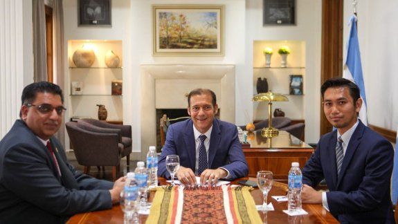 El embajador de Malasia se reunió con Omar Gutiérrez