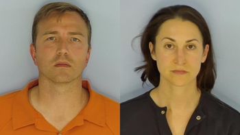 Dejaron a un bebé solo en la playa para ir a pasear con sus otros tres hijos. Dejaron a un bebé solo en la playa para ir a pasear con sus otros tres hijos.