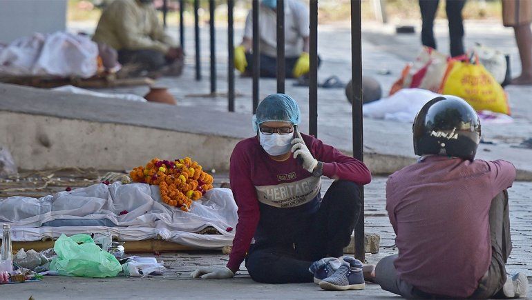 Récord mundial: India supera por primera vez los 400.000 casos diarios