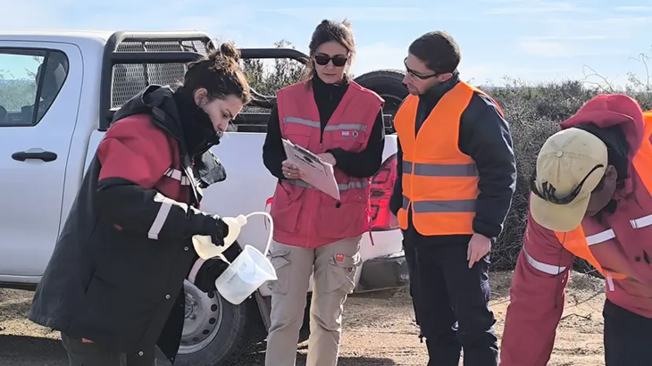 Tareas que se realizaron antes de iniciar la perforación prevista para los primeros días de junio. Foto: gobierno de Río Negro Tareas que se realizaron antes de iniciar la perforación prevista para los primeros días de junio. Foto: gobierno de Río Negro
