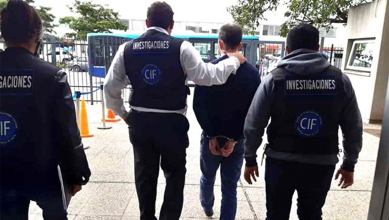 Un comisario se robó casi U$S300.000 de una causa