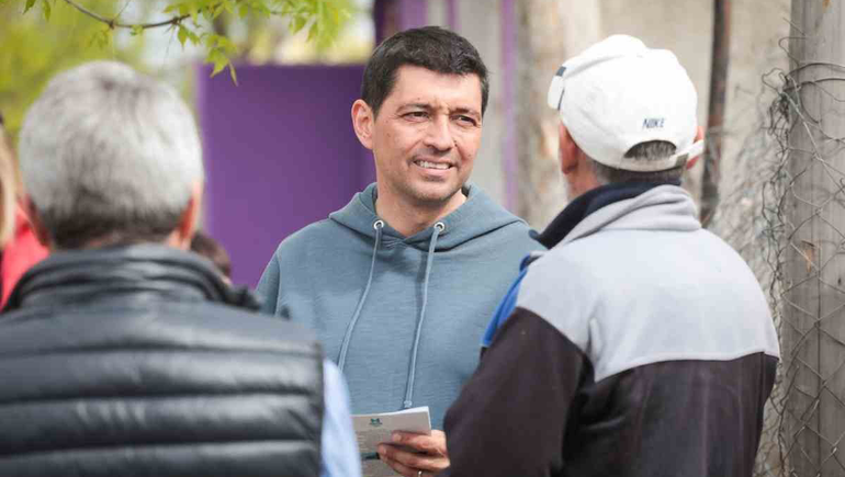 Koopmann recorre la provincia con la mira en la interna del MPN