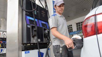 Los precios en las estaciones de YPF de Neuquén aumentaron el miércoles entre el 4 y el 4,5 por ciento. Los precios en las estaciones de YPF de Neuquén aumentaron el miércoles entre el 4 y el 4,5 por ciento.