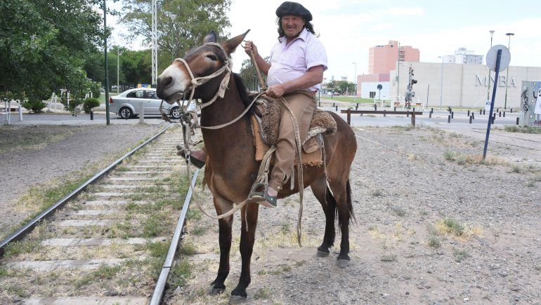 Cabalgó 400 kilómetros por una promesa a Ceferino