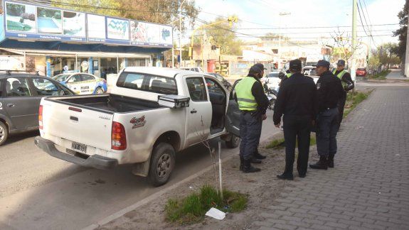 Tras una persecución, los jóvenes fueron detenidos en Luis Beltrán y Chaneton.
