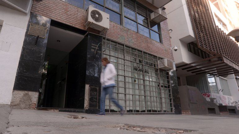 Los abusos ocurrieron durante un año cuando la mujer no estaba en la casa.&nbsp;