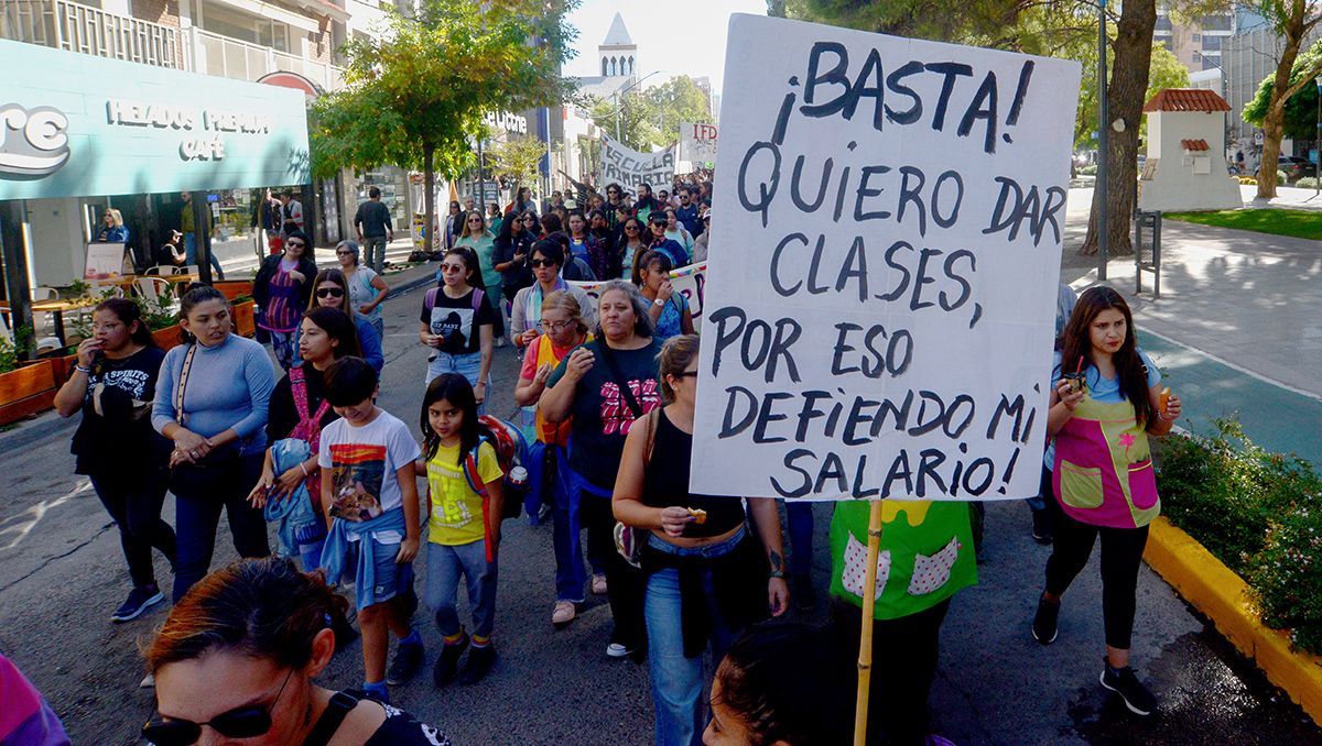 Tenemos unidad a pesar de las diferencias: ATEN llevó su reclamo a Casa de Gobierno