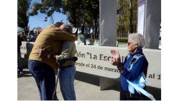 el abrazo del reencuentro el abrazo del reencuentro