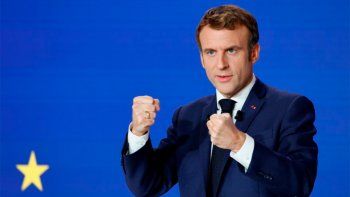 Acusan de violación a ministro de Macron