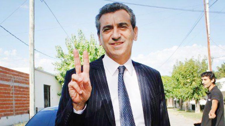 Ayer Randazzo presentó sus avales como candidato en las PASO por el PJ.