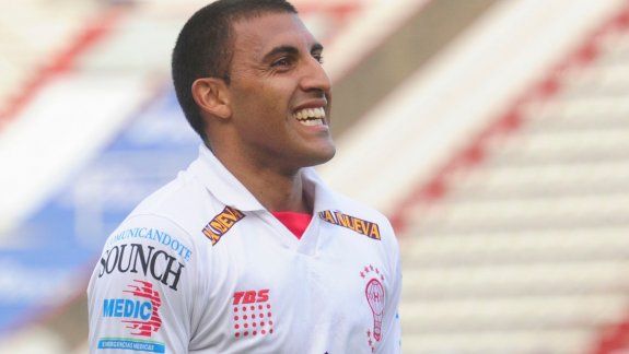 El goleador quemero, Wanchope Ábila, hizo el segundo.