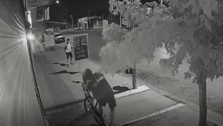 El joven Alí intentó recuperar su bicicleta