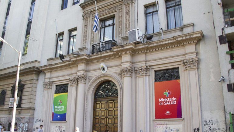 Uruguay: renunciaron más de 20 funcionarios de Salud en plena pandemia