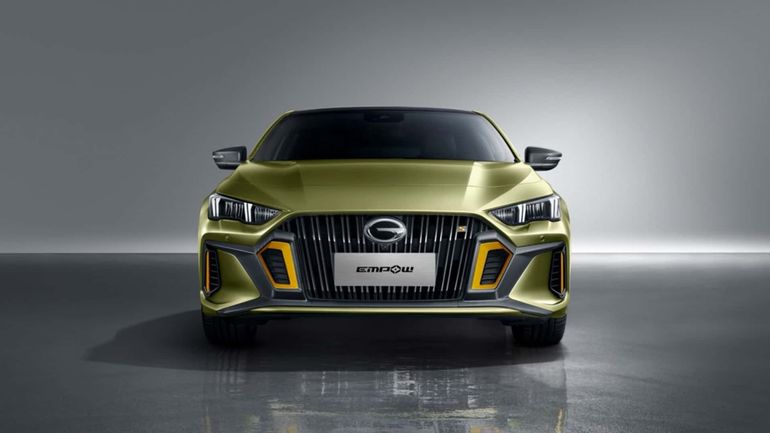 EMPOW: sedán deportivo con motor turbo. EMPOW: sedán deportivo con motor turbo.