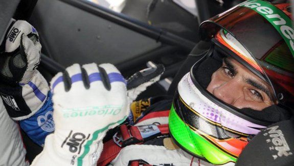 El piloto neuquino hoy se reunirá en Buenos Aires con su motorista.