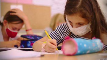 barbijo en escuelas.jpg