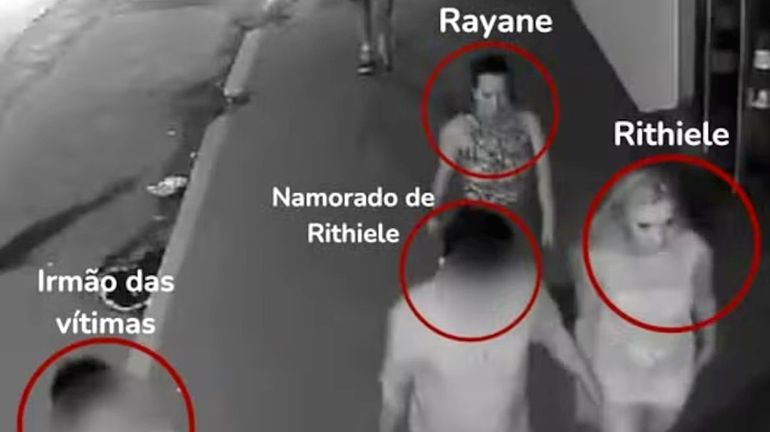 Las últimas imágenes de las hermanas captadas por una cámara de seguridad Las últimas imágenes de las hermanas captadas por una cámara de seguridad