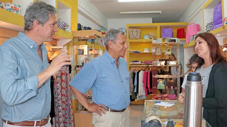 El candidato a concejal sigue de campaña junto al intendente Quiroga.