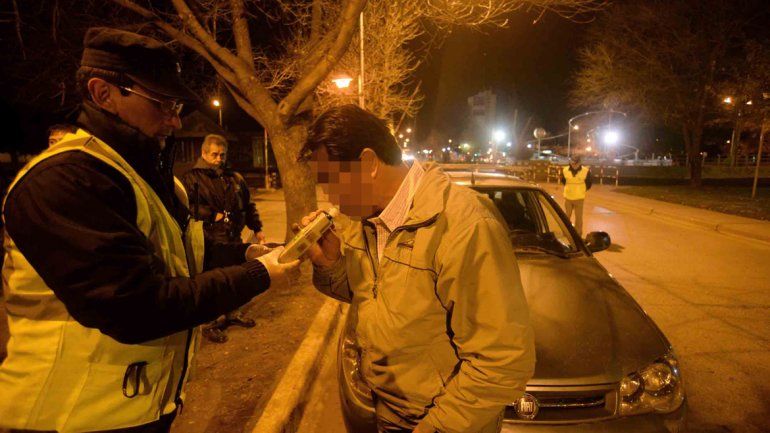 Todos los findes se repiten los controles en distintos puntos de la ciudad.