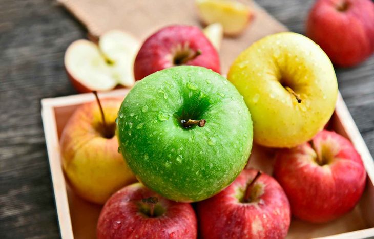 En el caso de las manzanas, existen controles permanentes para que no se viole la ley de patentes sobre las nuevas variedades. En el caso de las manzanas, existen controles permanentes para que no se viole la ley de patentes sobre las nuevas variedades.