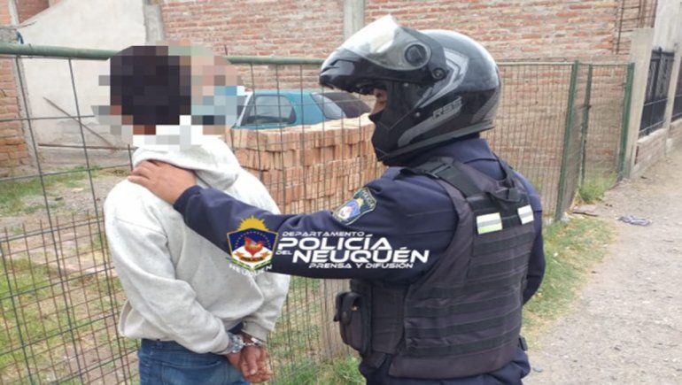 Personal de la comisaría 16 detuvo al sospechoso que tenía dos pedidos de captura.