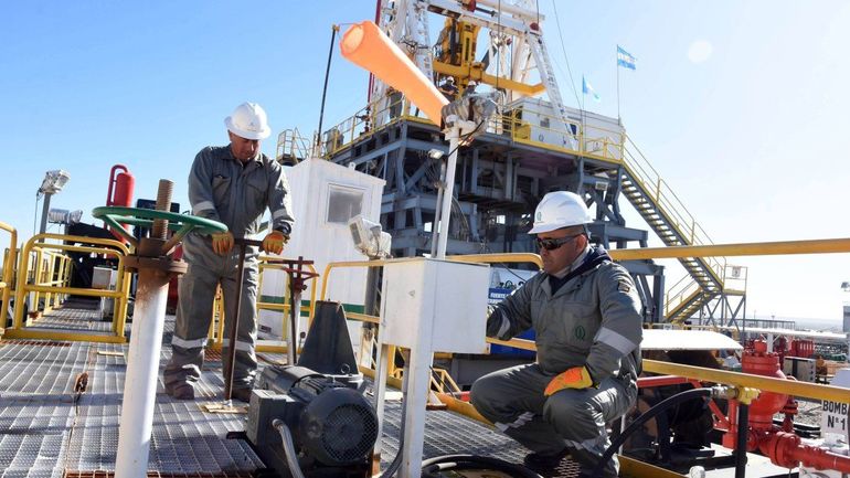 Vaca Muerta salva a Neuquén y Río Negro de la caída nacional del empleo