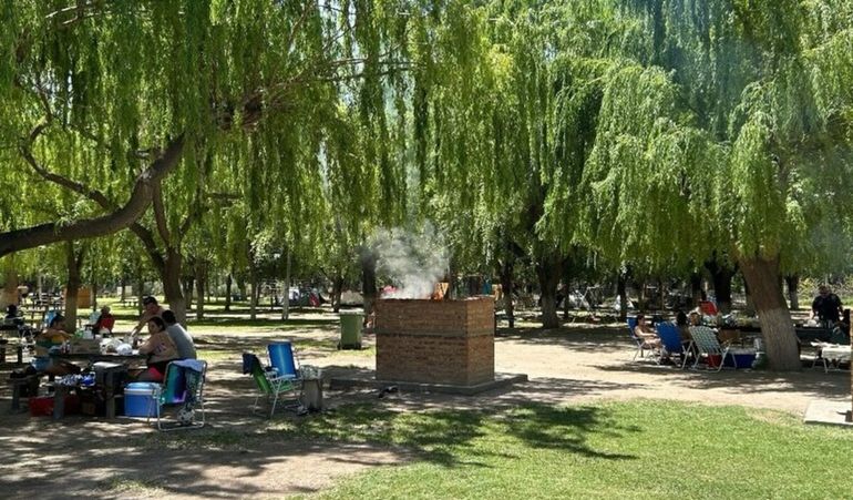 Verano 2026: dónde y cuánto sale pasar un fin de semana de camping cerca de Neuquén