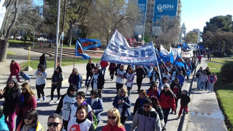 Paro y movilización de los estatales neuquinos contra el ajuste