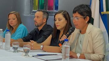 La intendenta de Huergo, Silvia Penilla era espiada con un micrófono oculto en su despacho.