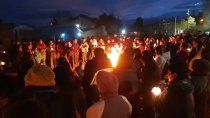 La comunidad de Junín de los Andes marchó por Justicia por el femicidio de la portera.