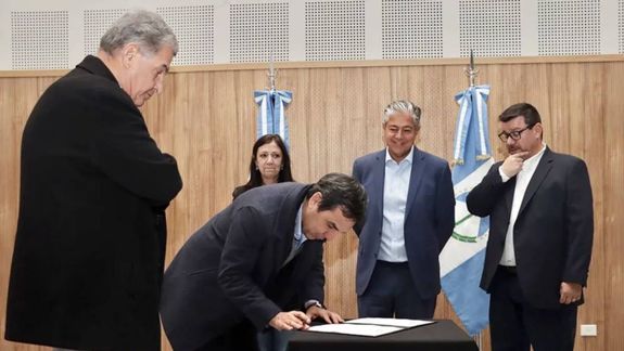 FECENE aportó 463.400.000 pesos a las becas Gregorio Álvarez