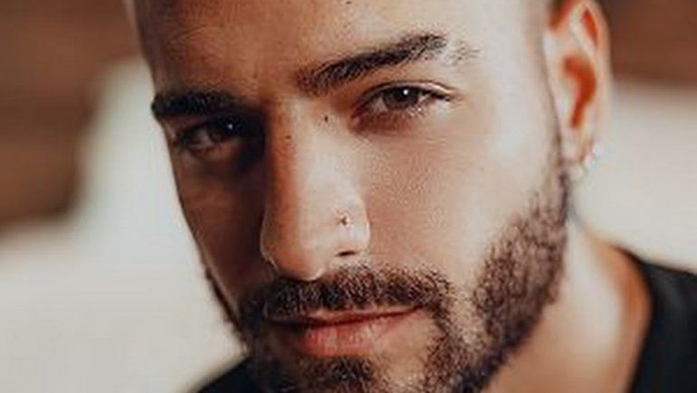 Maluma debuta como director en Mojando asientos