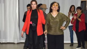 Desfile de modas en el Centro Luis Braille, de Comodoro Rivadavia. Desfile de modas en el Centro Luis Braille, de Comodoro Rivadavia.