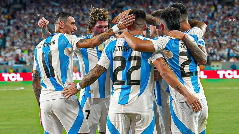 Quienes son los famosos que alentaron a la Selección Argentina en New York