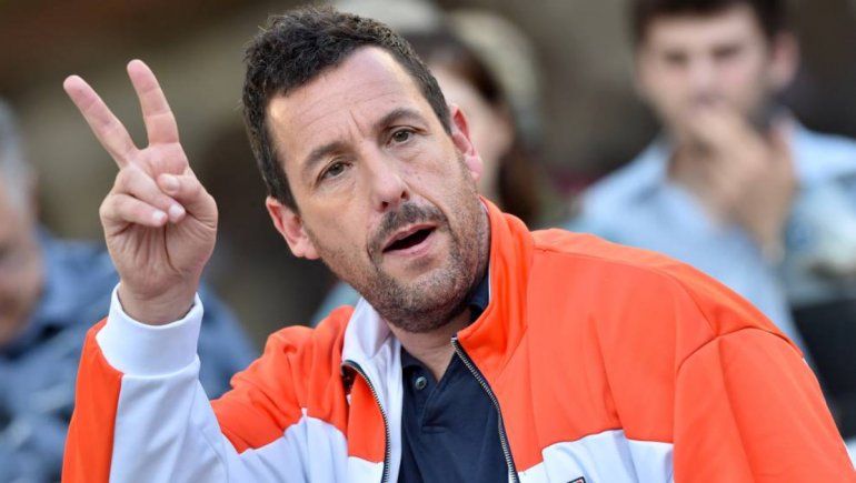 Viral: mesera hizo esperar a Adam Sandler 30 minutos en un restaurante