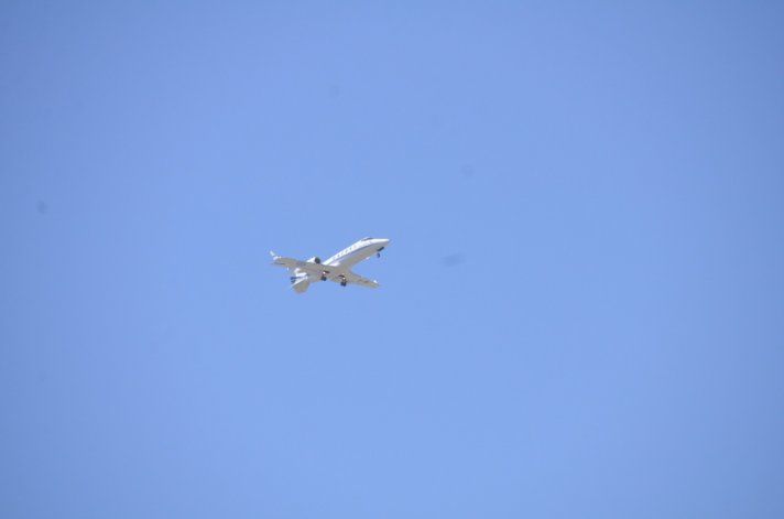 El avión presidencial antes de aterrizar en Neuquén.