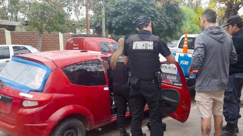 Denunciaron violencia de género en el oeste, pero era una pareja de dealers | LM Neuquen Denunciaron violencia de género en el oeste, pero era una pareja de dealers
