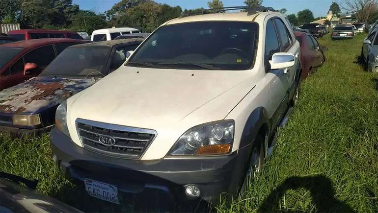 ¿Oportunidad o garrón? Subastan el auto más clavo de la Argentina