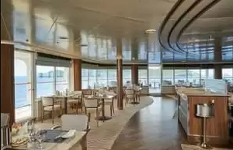 El Panorama Lounge, una de las propuestas de gastronomía a bordo del Silver Whisper. El Panorama Lounge, una de las propuestas de gastronomía a bordo del Silver Whisper.