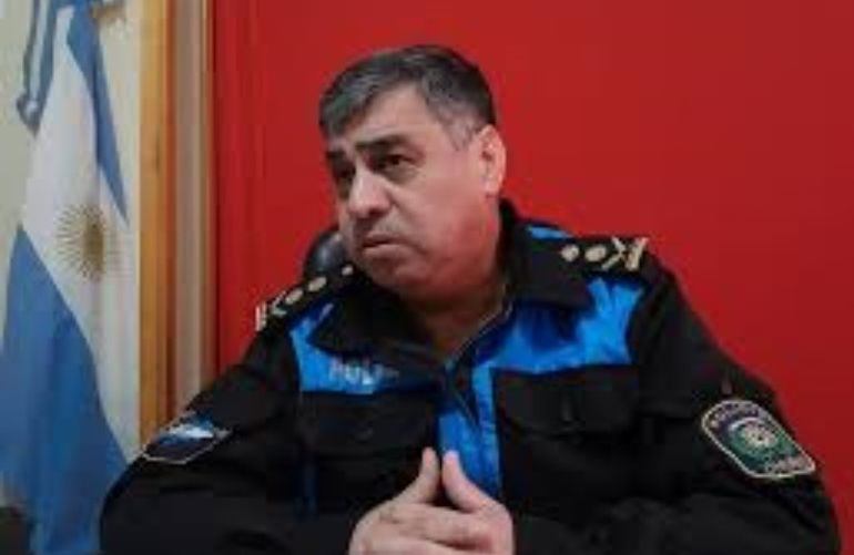 El comisario Fredy Vera dio detalles de los operativos por los conciertos de La Renga en Comodoro Rivadavia, que coinciden con la Feria del Libro, el Día de la Primavera y el superclásico. El comisario Fredy Vera dio detalles de los operativos por los conciertos de La Renga en Comodoro Rivadavia, que coinciden con la Feria del Libro, el Día de la Primavera y el superclásico. 