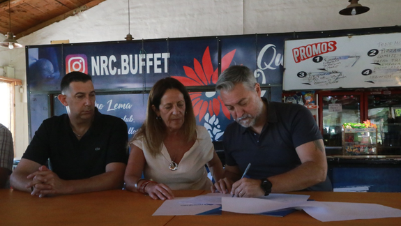 La firma del acuerdo con los clubes.