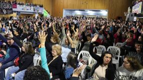 Paritarias 2026: asambleas en ATEN para debatir la propuesta del Gobierno | LM Neuquen Paritarias 2026: asambleas en ATEN para debatir la propuesta del Gobierno