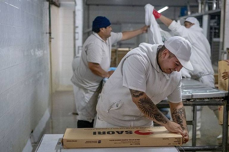 Saori S.A. el frigorífico del hermano del Dibu Martínez. Saori S.A. el frigorífico del hermano del Dibu Martínez.